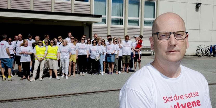 Steffen Handal foran streikende i Bergen. 