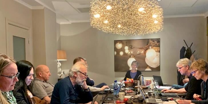 Forhandlingsdelegasjon i UNIO Oslo kommune, sitter rundt et bord.