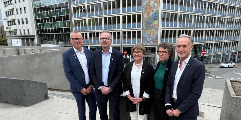 Forhandlingslederne ved oppstart av lønnsoppgjøret 2025 i KS-området. Fra venstre Trond Ellefsen, YS, Geir Røsvoll, Unio kommune, Mette Nord, LO Kommune, Tonje Leborg, Akademikerne, og Tor Arne Gangsø, KS