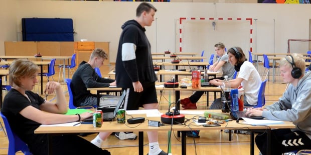 Videregående-elever i et klasserom