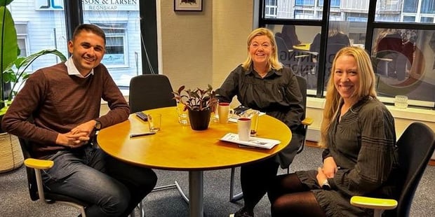 Representanter fra fylkesstyret møter Jonas Andersen Sayed - FOTO