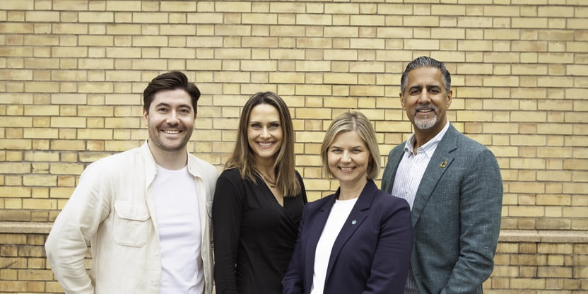 Du kan sjå Venstre-representantane Grunde Almeland, Guri Melby og Abid Raja, samt Ingvild Thorsvik, på biletet, alle ståande.