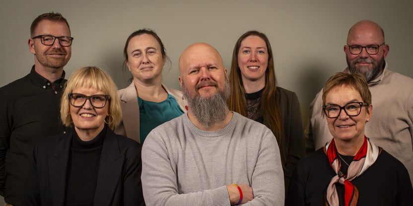 Et oppstilt bilde av fylkesleder og de fem kontaktpersonene i Utdanningsforbundet Innlandet. 3 menn og 4 kvinner