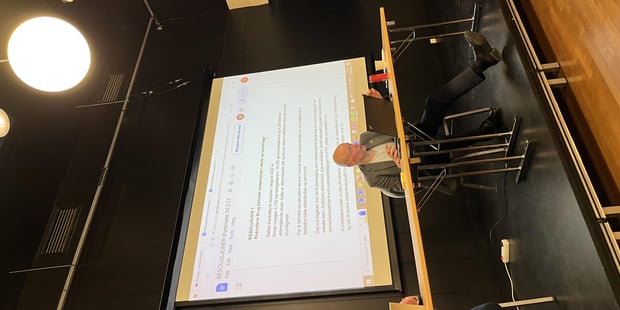 Våre flinke dirigenter på årsmøtet, Siss Ann Aa og Sebastian Bantow.
