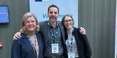 FOTO: Leder i KS Rogaland, Andreas Vollsund sammen med fylkeslederne Elin Djuve, Utdanningsforbundet og Aud H.Riise, Norsk Sykepleierforbund