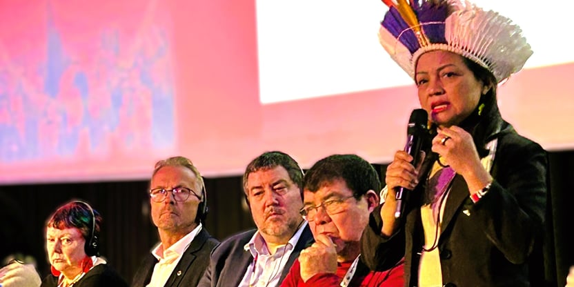Bildet viser panelet som diskuterte urbefolkningen på EI-kongressen. Fra venstre: Luciane Guimaraes, CNTE/Brasil, Juan Gabriel Espinola, OTEP/Paraguay, Ron Duff Martin, NEA/USA, Geir Røsvoll, Utdanningsforbundet/Norge, Sharlene Leroy-Dyer, NTEU/Australia.