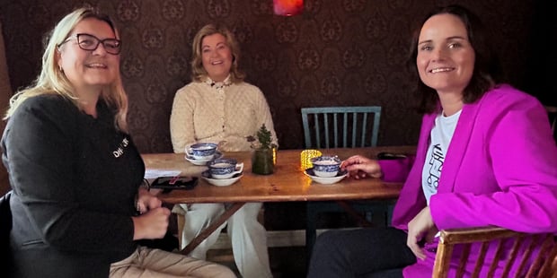 Fylkesledelsen og Margreth Hagerup har politisk kaffidrøs - FOTO