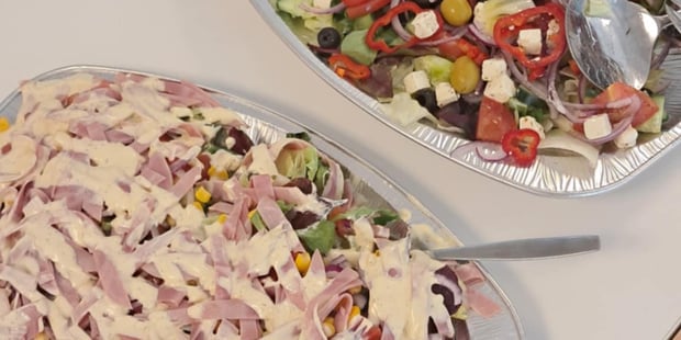 Salat på fat